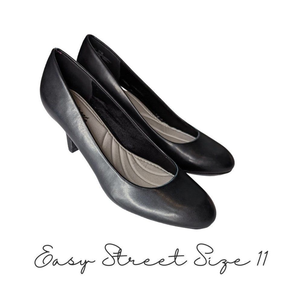Easy Street Women's Passion Dress Pump